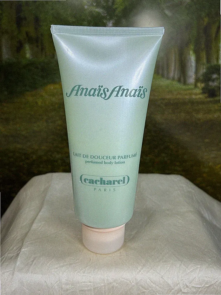CACHAREL ANAIS ANAIS 200ML PERFUMED BODY LOTION