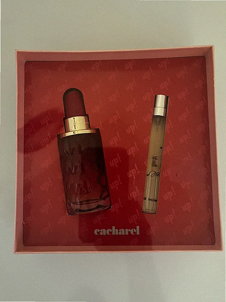Cacharel Yes I Am Bloom Up Gift Set with 1.7 OZ Perfume and .34 OZ parfum Spray