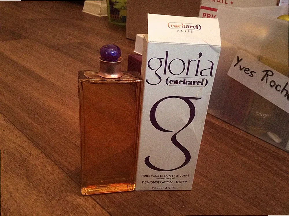 Vintage GLORIA BY CACHAREL PERFUMED BATH AND BODY OIL FOR WOMEN 3.4 OZ / 100 ML